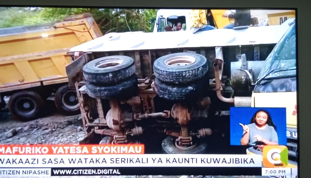 oloojl's tweet photo. Thank you @citizentvkenya for highlighting these problems. @KURAroads must quickly #fixquarrykataniroad https://t.co/0fyeMS60Nr