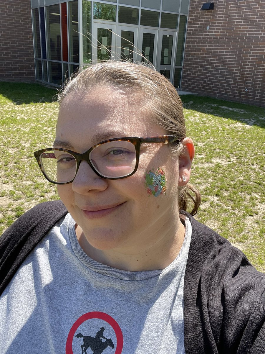 Happy Earth Day! 6th graders are enjoying the nice weather, doing an Earth Day scavenger hunt to explore Hillside ecosystems, and cleaning up litter. Oh and rocking Earth Day temporary tattoos! #hmsraiderpride #npsworldofpossibilities