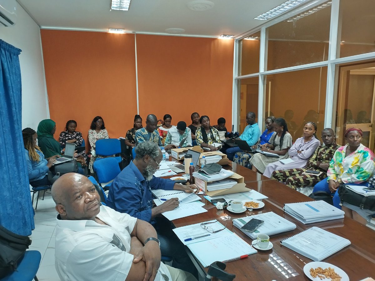 Quatrième (4ème) comité de thèse de la 3ème promotion à l'université d'Abidjan-Cocody du programme "cent nouvelles femmes docteures en sciences économiques et de gestion à l'horizon 2025" du 22 au 25 avril 2024.