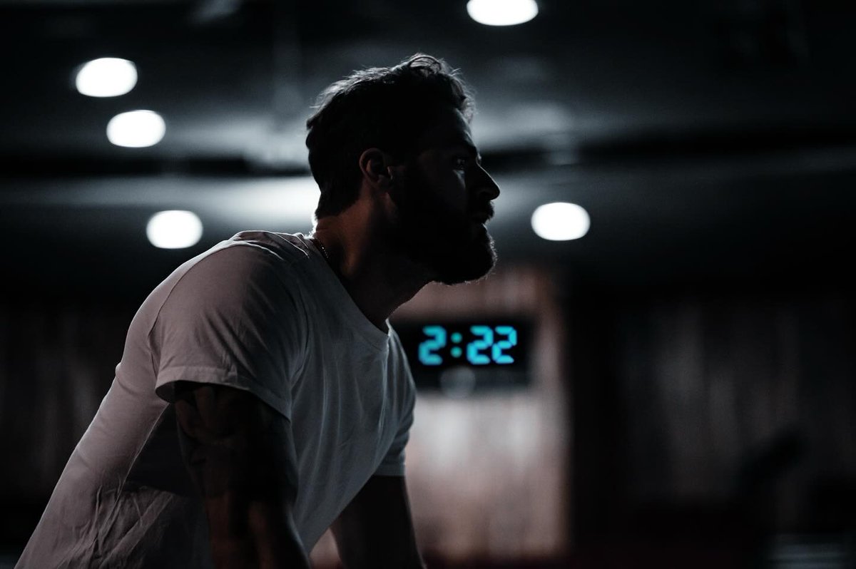 Esta foto es perfecta 📸 del dios del Olimpo ⚡ <a href="/jorgelosaactor/">Jorge Losa</a> ⭐ entrando en personaje para su papel en la Super obra de teatro 🎭 <a href="/222hparanormal/">222historiaparanormal</a> 🎭 #JorgeLosa #jorgelosaactor #fansjorgelosa #BatallonLosa #BatallomAlbacete #TeamLosa