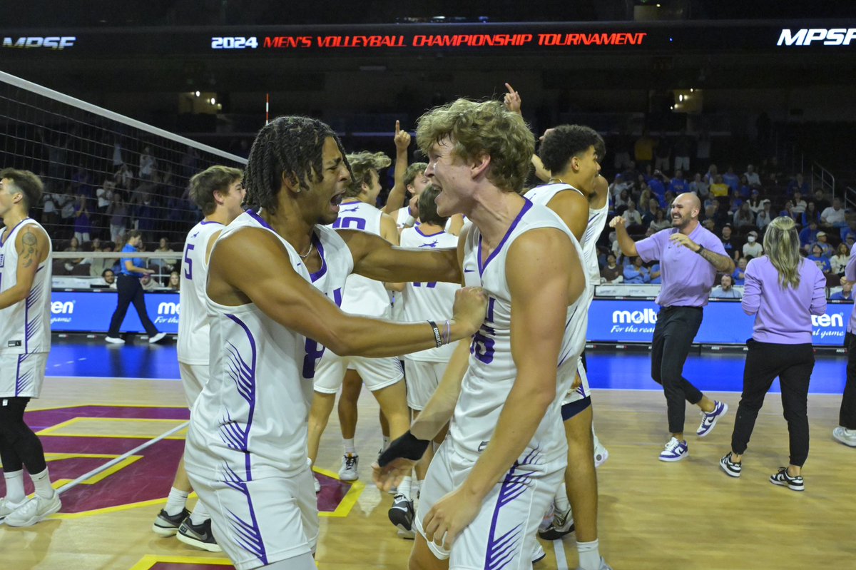 FloCollegeVB's tweet photo. Big Champ Energy 🏆

📸: © Jayne Kamin-Oncea-USA TODAY Sports

#MPSF #LopesUp https://t.co/yOAlu9Hop9