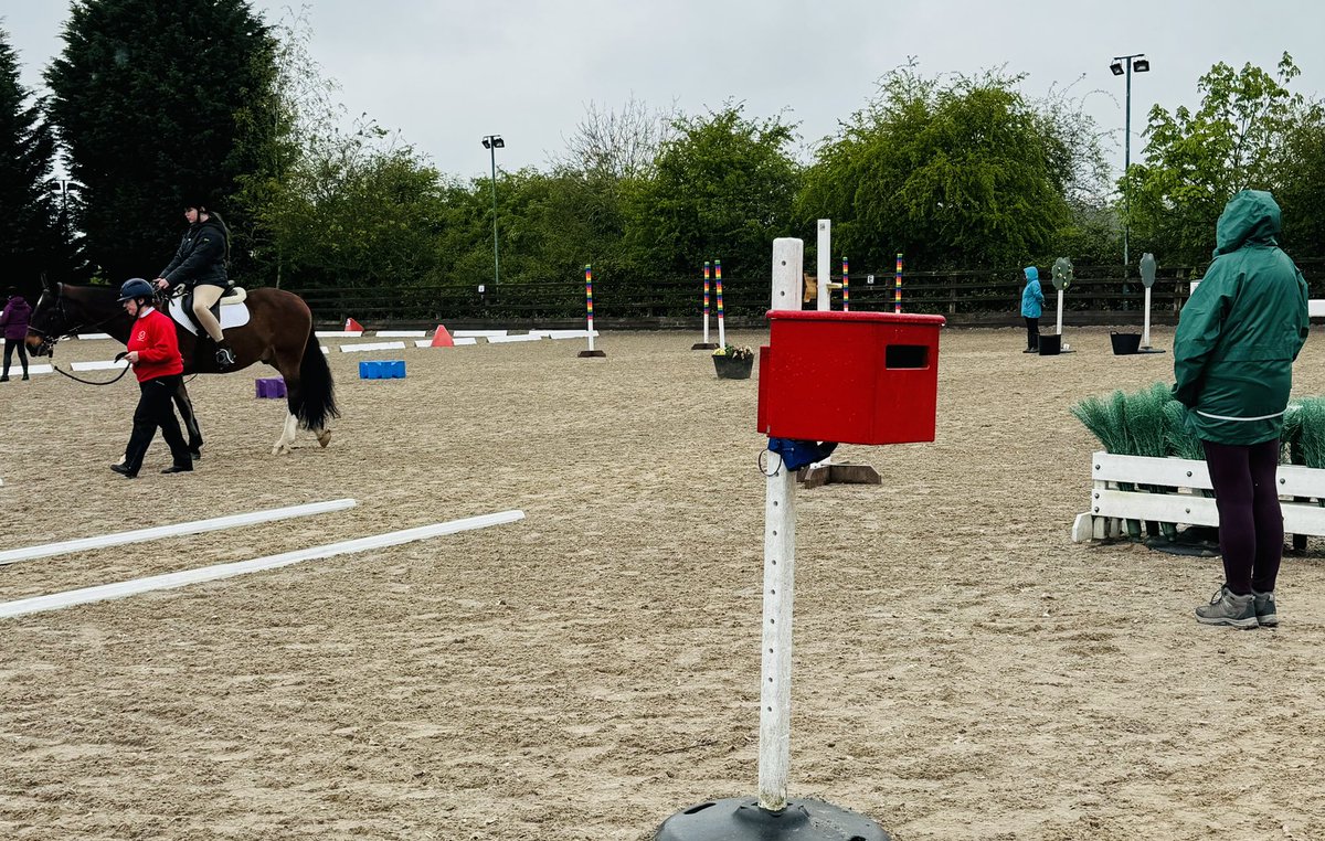 SOEMEquestrian's tweet photo. Big thank you to our volunteers who helped making this happen playing their part running the competiton so fantastically well despite some wet weather during the day 👏🏼

#InclusionInAction l @SOGreatBritain https://t.co/jjnBoXzheO