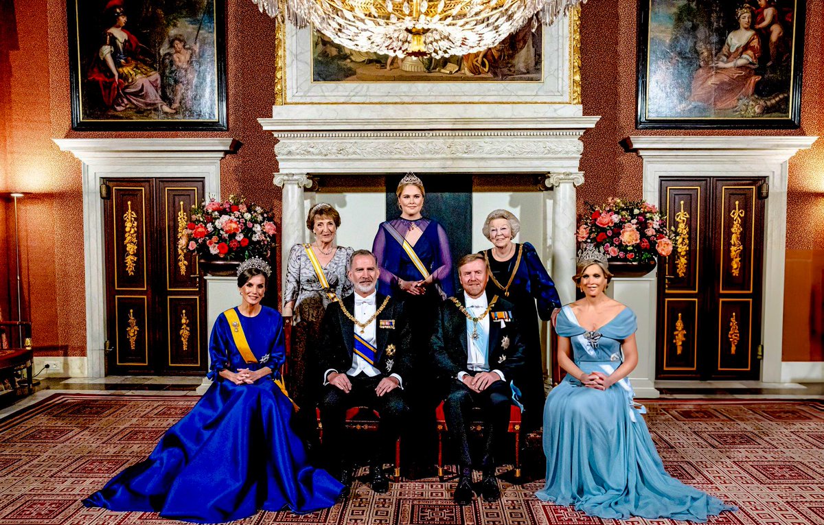 royalchildren_'s tweet photo. #KingWillemAlexander #QueenMaxima #KingFelipe VI #QueenLetizia #PrincessCatharinaAmalia #PrincessBeatrix and #PrincessMargriet attend the official state banquet on the occasion of the Spanish State Visit of King Felipe VI and Queen Letizia, in Amsterdam 🇳🇱🇪🇸 -April 17th 2024. https://t.co/VrWQFJCxFt