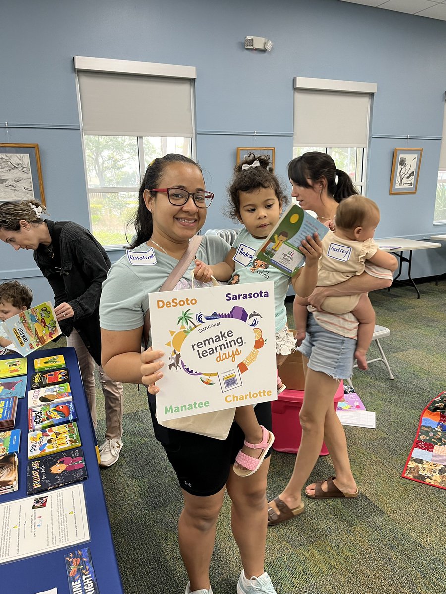 TduvallTPF's tweet photo. Soar in 4 Storytime read a book, sang songs, counted, & learned new vocabulary today! So much fun family engagement! #suncoastremakedays #remakedays #soarin4 @ThePattersonFdn @SuncoastCGLR @LeerPara3ro https://t.co/1M1rdYhnx4