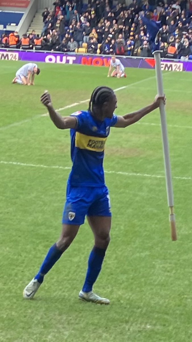 5450 miles
46 games
19 wins
12 draws
15 defeats
#AFCWimbledon