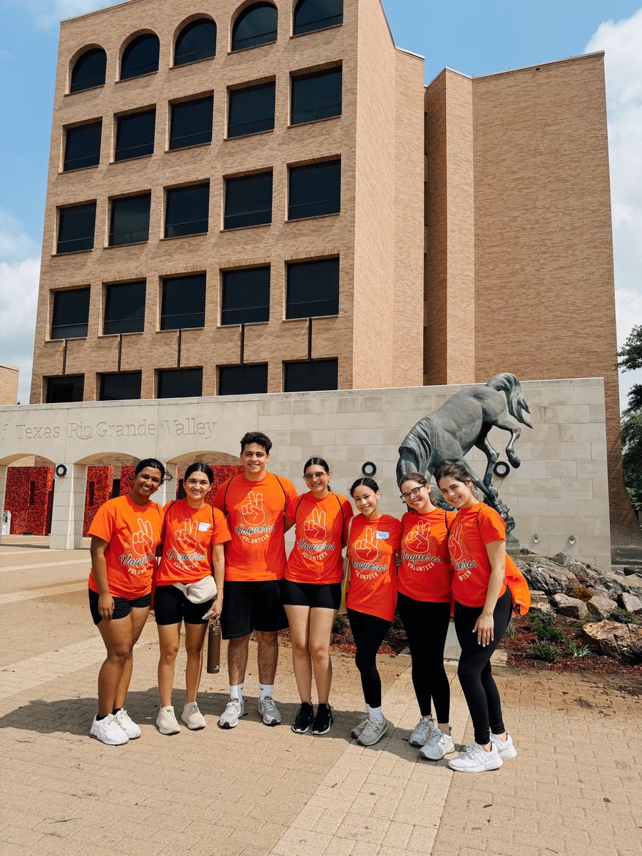 PrePA_UTRGV's tweet photo. Pre-PA members at the Vaqueros Day of Service event this past Saturday! 🪴✨ https://t.co/O4pGWrkxfi