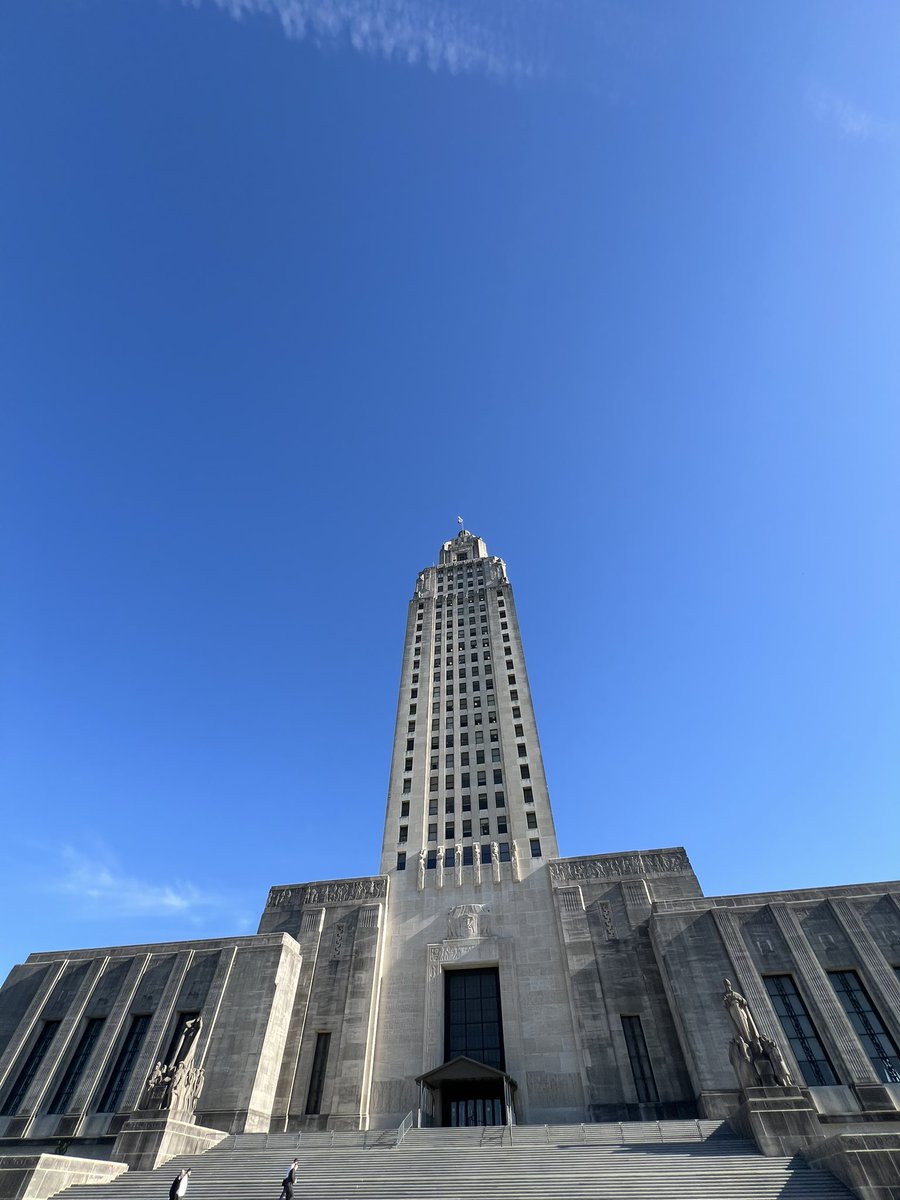 At the #capitol today advocating for youth and learning more about how the legislative process can better support our young people. Special thanks to @Ellevate_LA for the opportunity! 
#EndYouthHomelessness #CovenantHouse #CovenantHouseNola #CovenantHouseNewOrleans