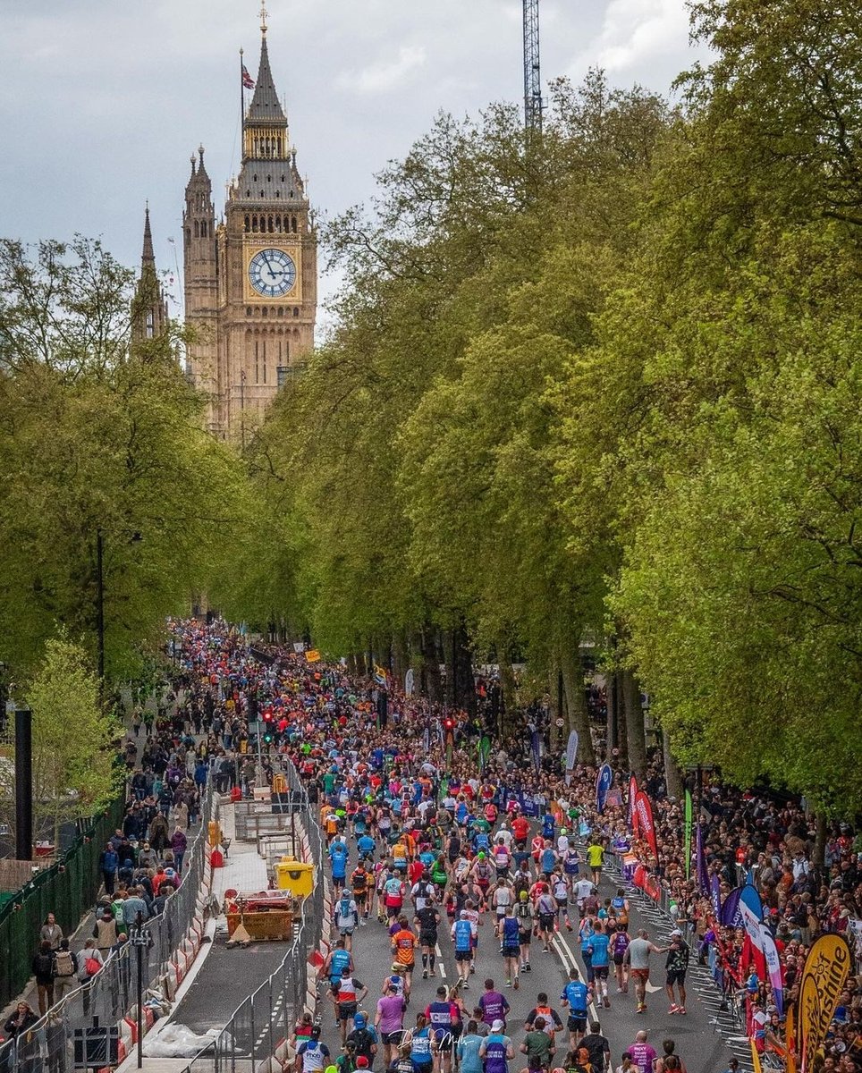 Huge congratulations and happy #MedalMonday to the around 50,000 runners who were at this year's #LondonMarathon 🏅

Thank you to emmakirkyo, svfuller and derrickphotos_ on Instagram for these great photos.