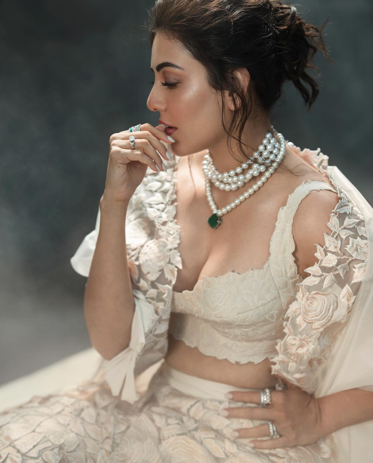 GLyEFi8XAAAmUMV?format=jpg&name=large