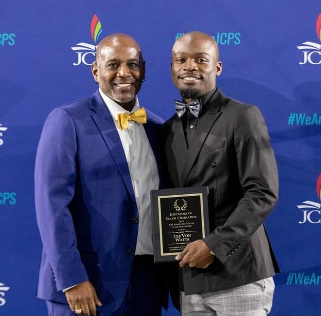 DrDP_KySchools's tweet photo. Proud UofL moment as our own doctoral student, Tre'Von Watts, is named Elementary Teacher of the Year at the 2024 JCPS Educators of Color celebration. We are fortunate to have the very best in our programs! Congratulations, Mr. Watts! #doctorloading https://t.co/XPrAn4suls