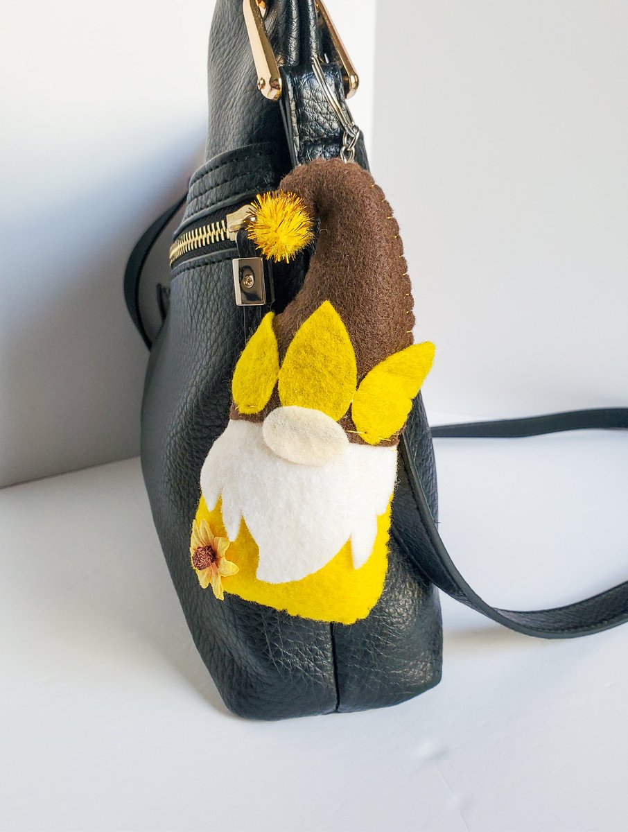 Spring Flower Felt Gnome Keychains 🌻🌼🌿
etsy.com/listing/142435…
#etsyshop #HandmadeHour #giftideas #mothersdaygifts #womaninbizhour #SpringVibes #NatureLovers #EarthDay #EarthDay2024 #MotherEarth #Flowers #Daisy #sunflower #Gnome #gnomelovers #unqiuegifts #MondayMorning