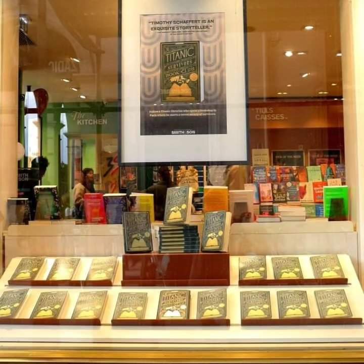 Caroline Darnay, the celebrated actress of Paris theater, sweetly sent this picture of my book (set in a Paris bookshop) on display in the window of Smith&Son (a Paris bookshop) at Rue de Rivoli and Rue Cambon, across from the Jardin des Tuileries... 😍😍😍