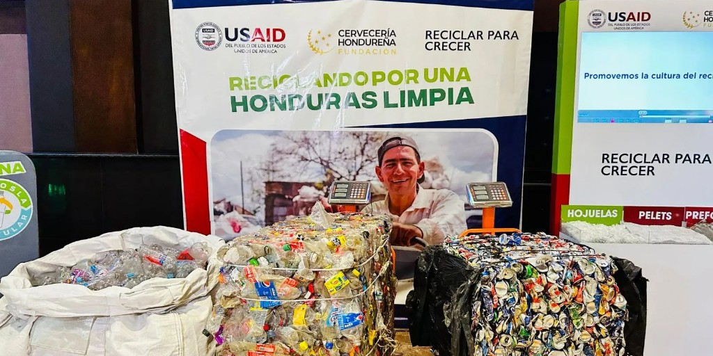 This #EarthDay 🌎 is about fighting #PlasticPollution. In Honduras, USAID works to increase plastic recycling ♻️ while generating jobs and reducing pollution. Learn more about how we combat climate change in the region: usaid.link/hsl @USAIDLAC @USAIDHonduras