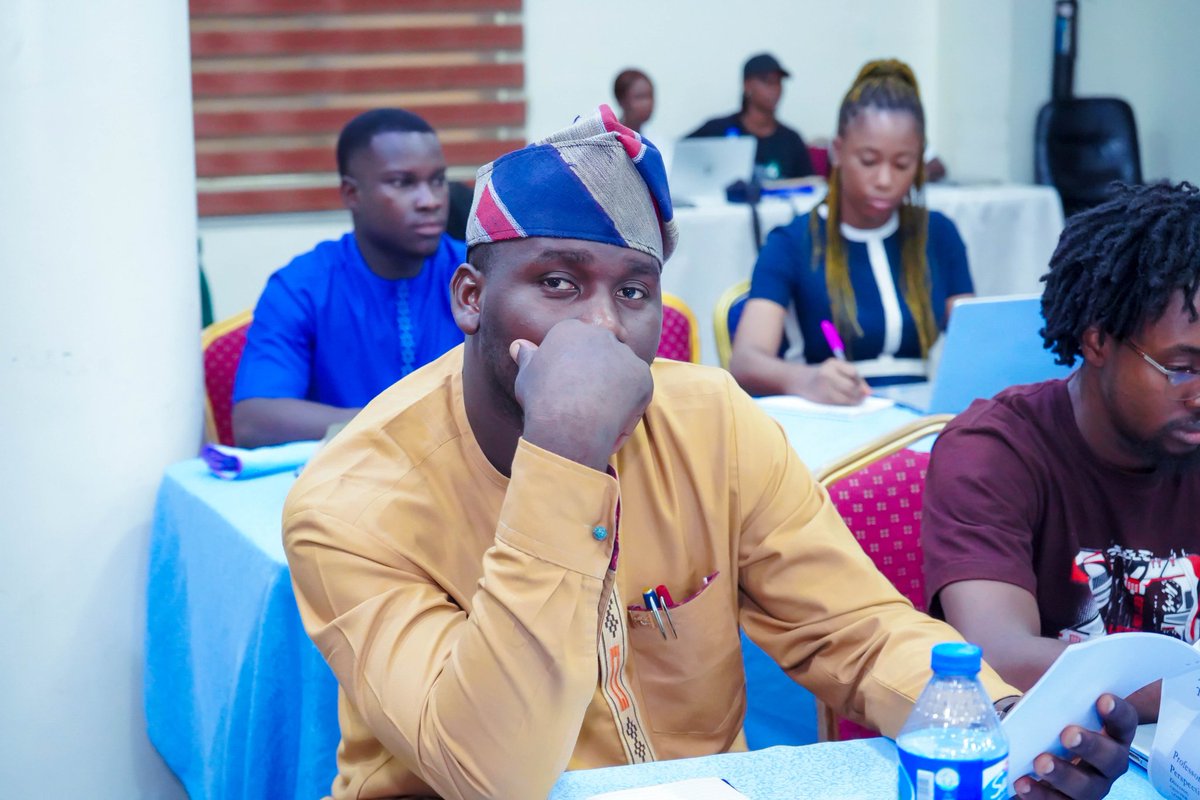 Michael_BE_'s tweet photo. I was honoured to represent @KwajiFoundation and @AYCM2024 at Nigeria’s 2024 Climate Budget and the Energy Transition Plan Review Workshop, hosted by GIFSEP in collaboration with the Vote for Climate Ambassadors, held at Abuja on the 18th of April, 2024. 
#WorldEarthDay https://t.co/EhTy3RNdej