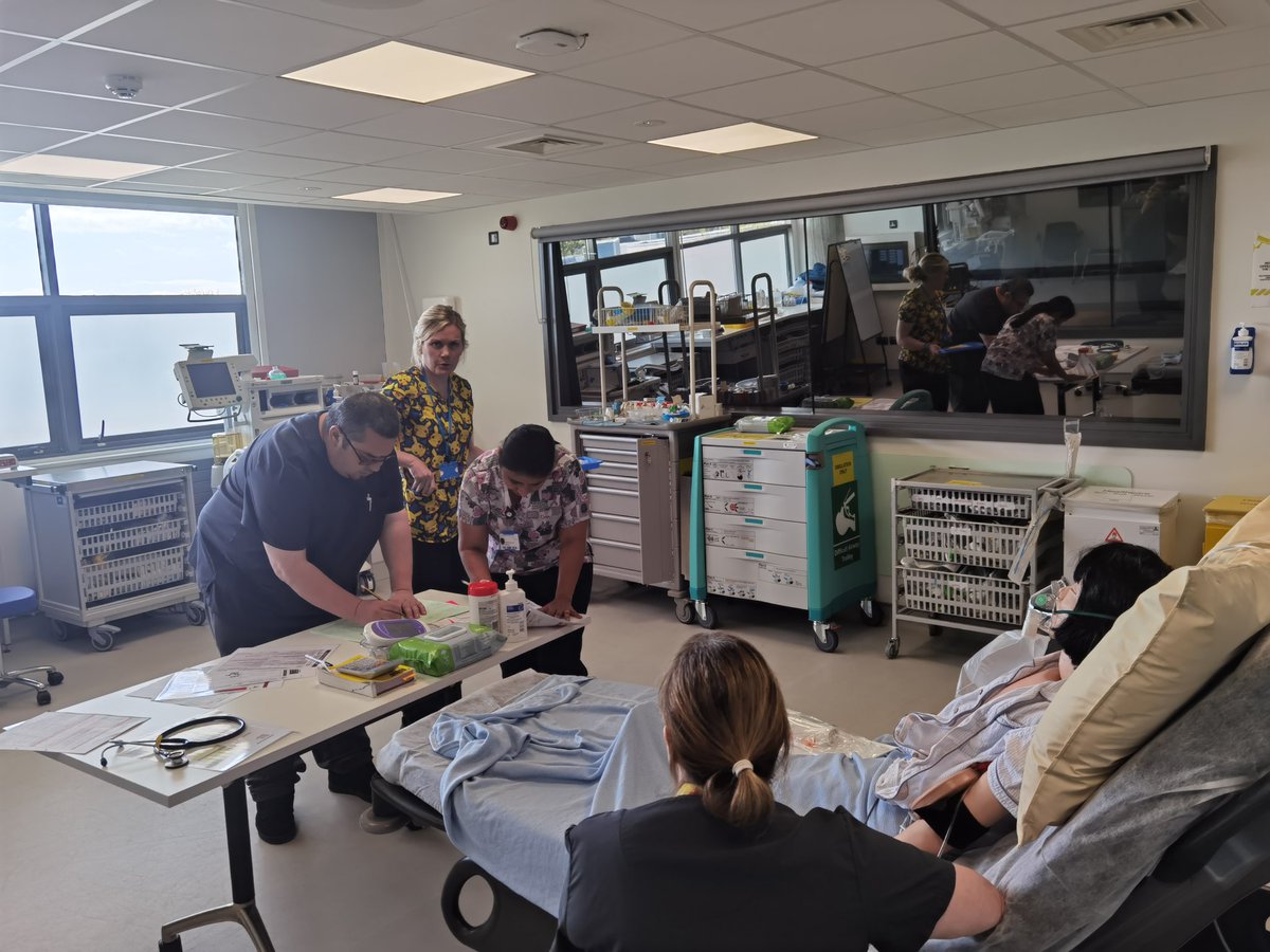 GalwayICAPSS's tweet photo. #PaediatricSepsisWeek, no better place to #Immerse as an #Interprofessional team in managing deteriorating #SEPSIS child by using #SBE. Needs tested, #codesigned,#sharedmentalmodel, #CognitiveAids. #TimeCritical, #Technical & #NontechnicalSkills. @saoltagroup @CNMEGalway https://t.co/7KSZZoxfD5
