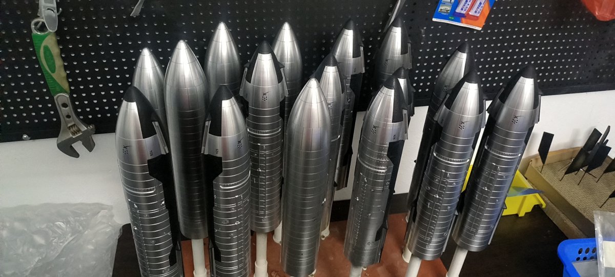 tsuki_sama__'s tweet photo. We are paying more attention to model making. These are our latest handmade models! We are prepared!
We really hope you can visit our online store:
https://t.co/QhhK6S1APy
Hope you enjoy our works! ๐๐๐
#SpaceX #models #Starship #ship24 #Starbase @elonmusk https://t.co/UIV1ttsvbU