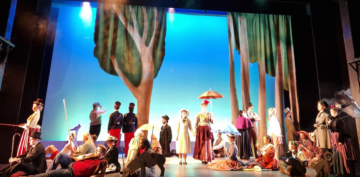 On Friday 19 April, our Theatre & Performing Arts students visited @MountviewLDN to watch a performance of 'Sunday in the Park with George', a musical inspired by the life of French painter Georges Seurat #LearningWithoutLimits @RC_Southwark @rcaoseducation @SelcatTrust