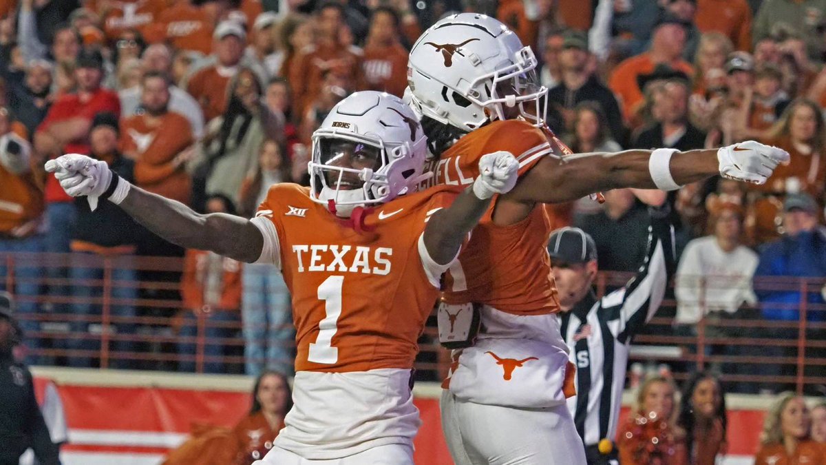 With the 2024 NFL Draft set to kick off on Thursday, @MoveTheSticks unveils his final prospect rankings for this year's class. Where do top players like Texas WRs Xavier Worthy and Adonai Mitchell land? Check out DJ's Big Board, from No. 1 to No. 150. nfl.com/news/daniel-je…