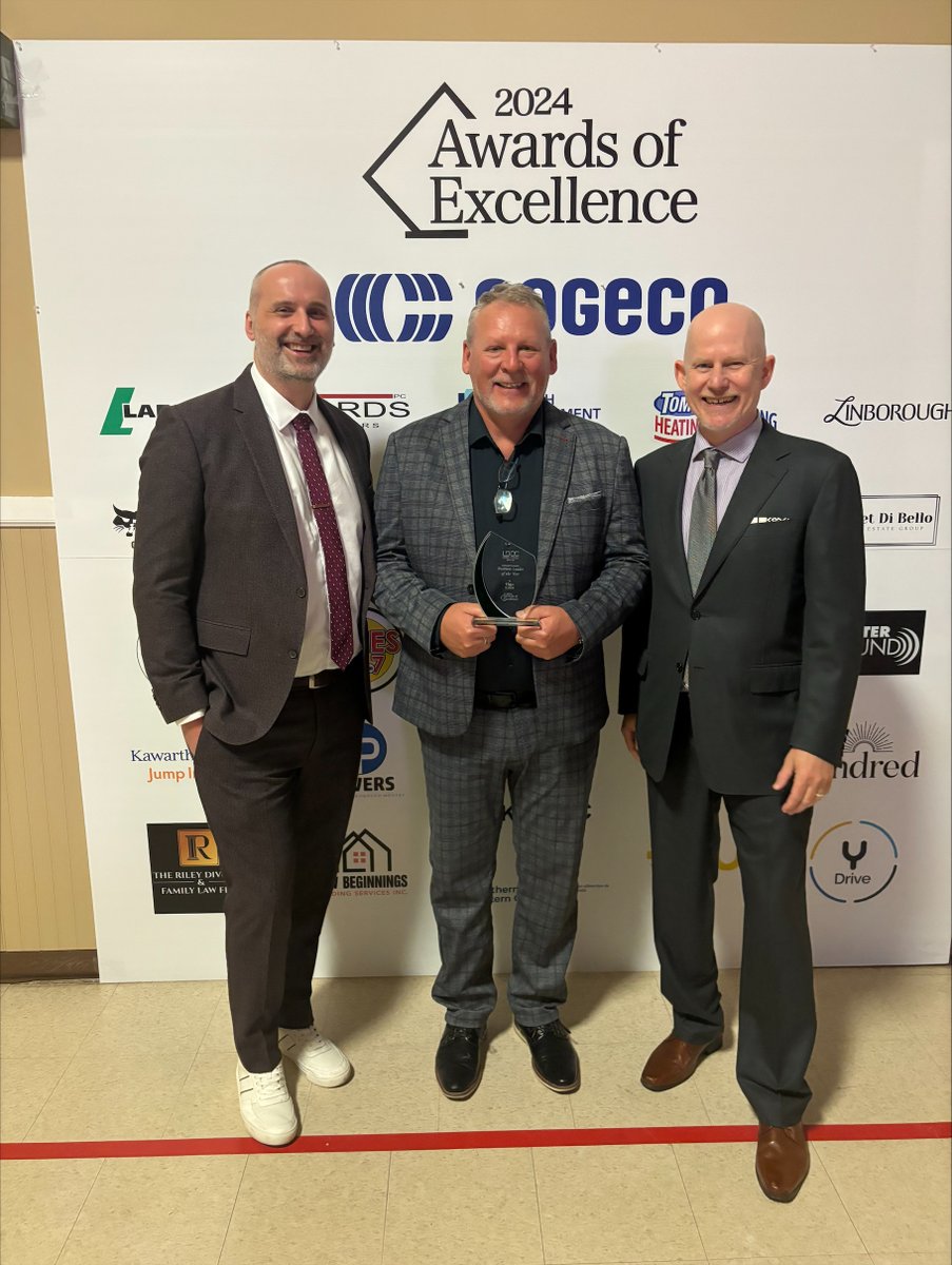 KawarthaLakesCF's tweet photo. We are thrilled to announce that our Executive Director, Vince, has been honoured with the prestigious Business Leader of the Year award at the recent Lindsay &amp; District Chamber of Commerce 2024 #AwardsOfExcellence this past weekend!

#LeadershipExcellence #TeamKawarthaLakes https://t.co/TABohs1DpM