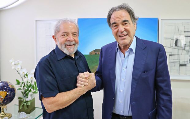 BRASIL DO BRASIL! Oliver Stone apresentará seu documentário sobre Lula em Cannes, fora da competição oficial: intitulado "Lula", a produção vai abordar a prisão do presidente do Brasil entre 2018 e 2019 e o seu retorno ao poder