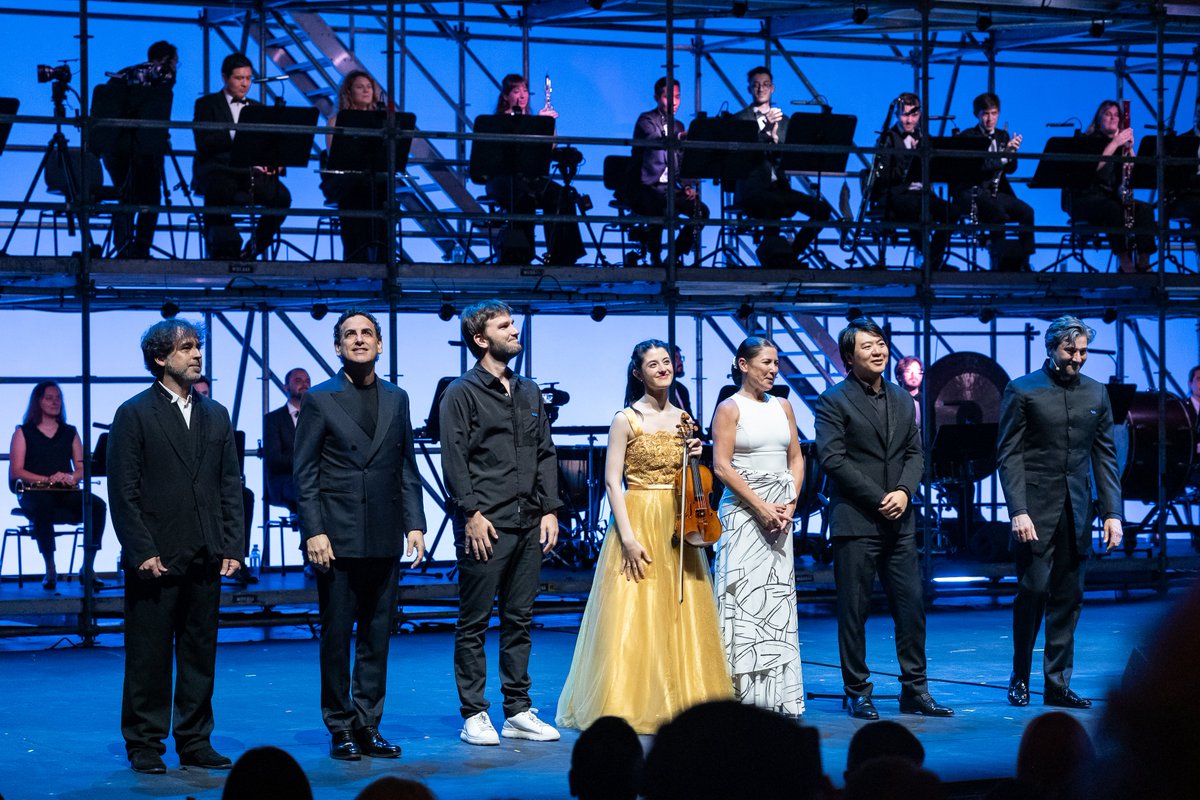 jmalvpal's tweet photo. Todavía emocionado ante la gran velada de celebración que vivimos para festejar nuestro Centenario en el @Teatro_Real.

Muchísimas gracias a todos quienes nos acompañasteis, empezando por SM el Rey, en una jornada mágica con un elenco artístico irrepetible para un día inolvidable. No todos los días se puede ver en el mismo escenario a gente de la talla de David Afkham, Lang Lang, Sara Baras, María Dueñas, Juan Diego Flórez, Lucas Vidal o la Orquesta de la Escuela Superior de Música Reina Sofía.

#Telefónica100