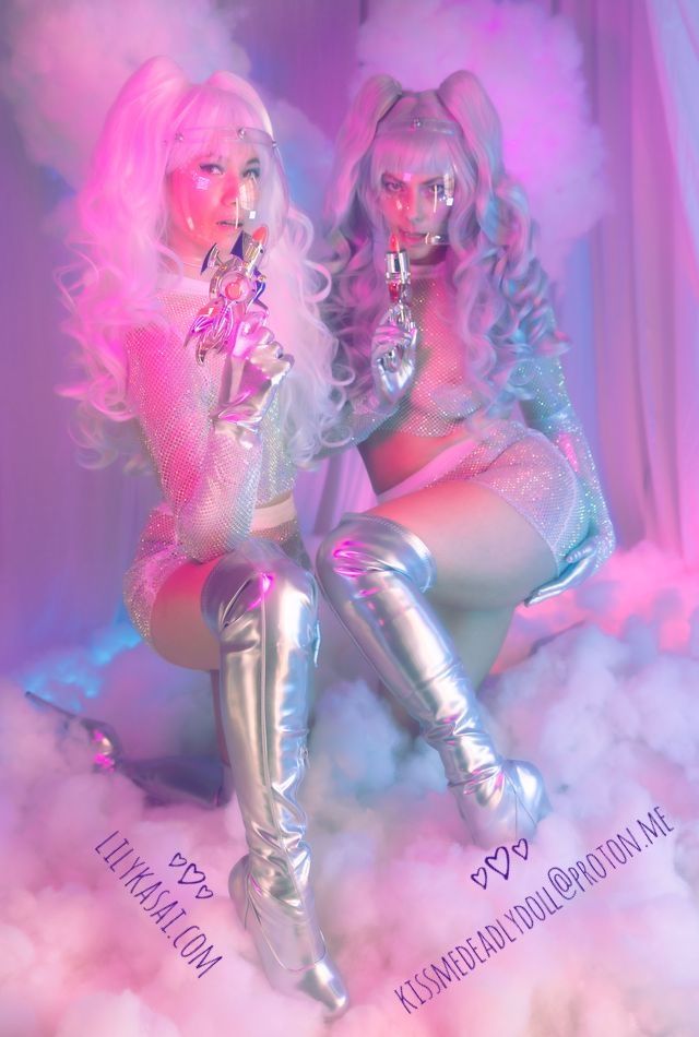 Pew pew! The space bimbots have captured you! But don't worry, mere human, we need to extract your... DNA. So we'll keep you alive... for now 🧬😈 Accepting double sessions w/ @KissmedeadlyDol in NYC 5/13-16 ✨
