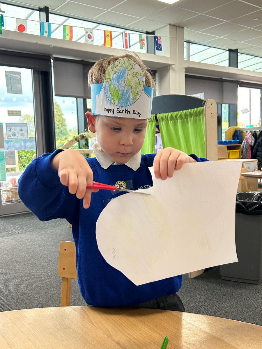 Dosbarth Coch and Dosbarth Glas have enjoyed celebrating ‘Earth Day’ by looking at ways we can look after our planet 🌍. #TeamGwenfro #EthicalInformedCitizens #EarthDay