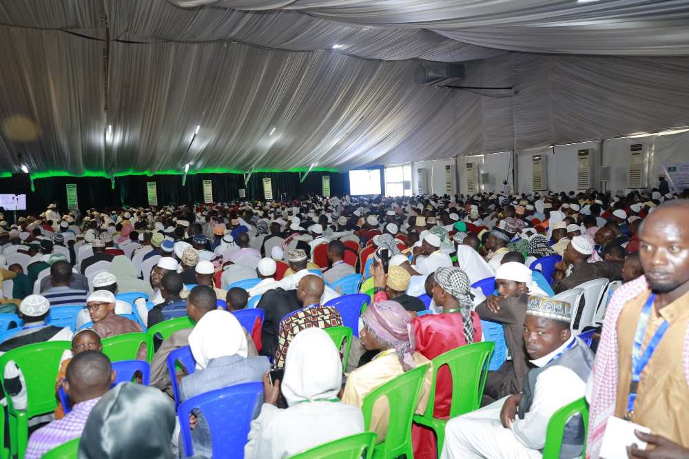 Grande émotion quand un sénégalais, Cheikh Diop, remporte hier la 11ème édition de récital de Coran organisée à @CityofKigali. 51 participants venant de 30 pays. Que toutes les prières formulées soient acceptées paix et prospérité pour tous particulièrement le #Sénégal 🇸🇳 et…