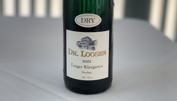 @grapelive Wine of the Day: 2022 Weingut Dr. Loosen, Riesling Trocken, Ürziger Würzgarten Grosse Gewächs, Alte Reben, Mosel, Germany. @drloosenwines @GermanWineUSA 97 Points 'This maybe the best vintage of this iconic wine I've ever tried, don't miss it!' grapelive.com/grapelive-wine…