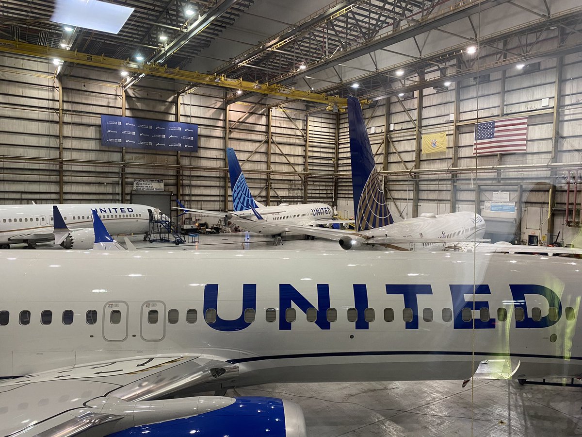 The pic is just for ambiance. I read a lot and just saw the quote by author Martha Beck this morning. “The way you do anything is the way you do everything.” Strive for excellence in everything you do. Certainly true in aviation & safety. #beingunited @DeaconMaria