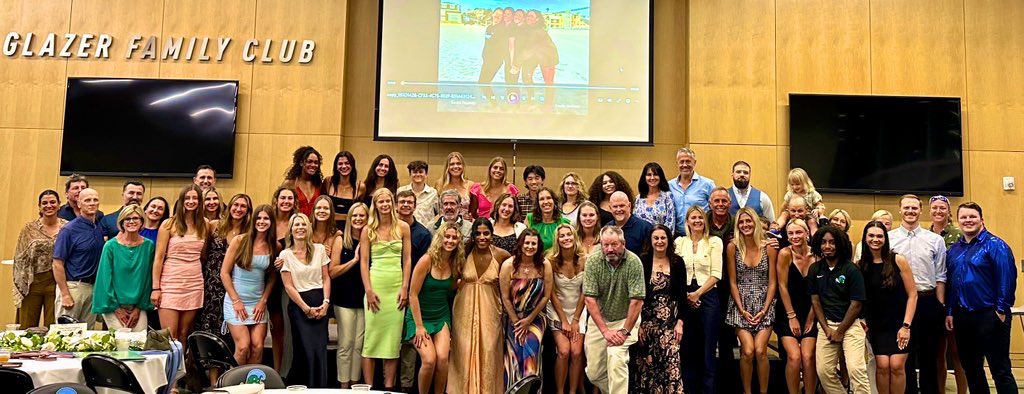 GreenWaveBeach's tweet photo. Hey 👋 we’re back again to give a HUGE shoutout to our seniors &amp; a BIG thank you to all the families in town to celebrate this team over the weekend!

#RollWave🌊🏖️ https://t.co/tBiD17pLKs