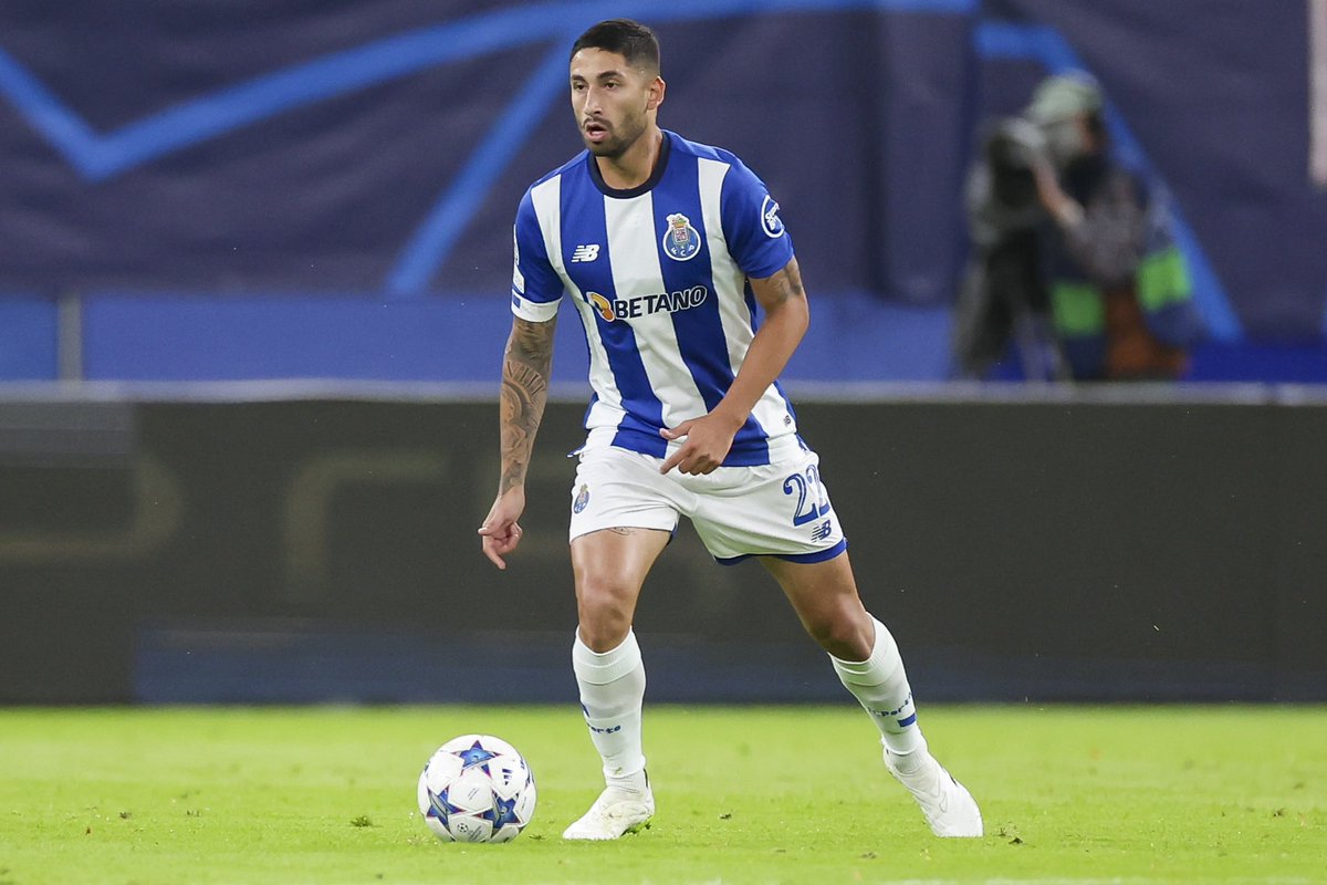 🔴 News Alan #Varela | The 22 y/o defensive midfielder from FC Porto was offered to FC Bayern and is on their list! ➡️ Bayern following his development. He is one of several players who are being considered for that position ➡️ Varela is interesting for Bayern, but not a top