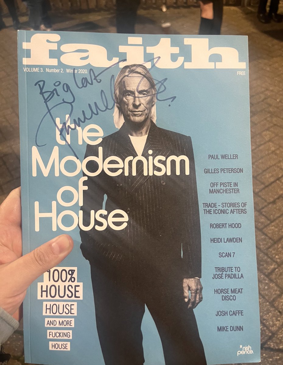 Had a blast watching @paulwellerHQ in Cambridge last night: I took the liberty of asking Paul to scribble on my @FaithFanzine cover feature, which, like a gent, he signed with style 📚