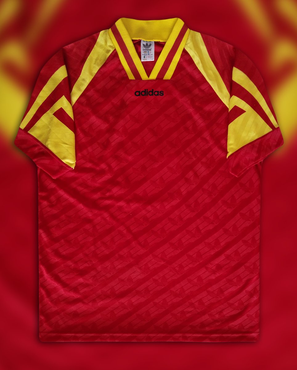 FormaVlog's tweet photo. Does anyone know which teams these two #vintage #adidas #football #jerseys belong to?
@oldshirts 
@footballkitarch 
@Footy_Headlines 
@classicshirts 
@Classic11Shirts 
@classic_jerseys 
@retroshirtsltd 
@A_F_S_Official https://t.co/w2bJHSRnXY