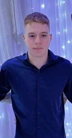 <a href="/florenciarietto/">María Florencia Arietto 🇦🇷</a> Florencia que sabes de la causa del chico de 20 años asesinado en una discoteca de #SanJusto
El presunto asesino tenia pedido de captura por otro asesinato ( un Jubilado) #JusticiaPorGiani 
Gracias por sus RT