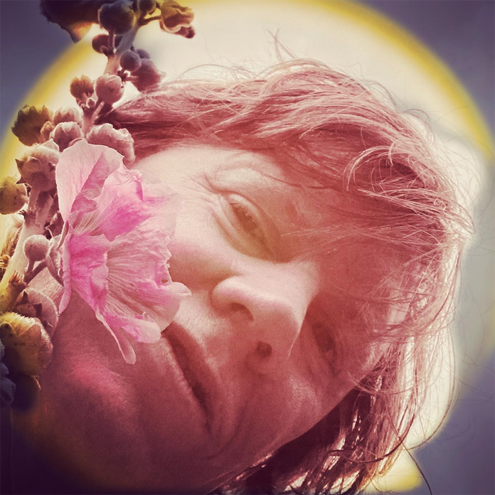 Thurston Moore (@nowjazznow)—formerly of @thesonicyouth—has shared a new song, “Rewilding.” Its release is timed to Earth Day. Moore is on one of the two covers of our just announced ’90s Issue, where he discusses Sonic Youth’s albums from that decade. undertheradarmag.com/news/thurston_…