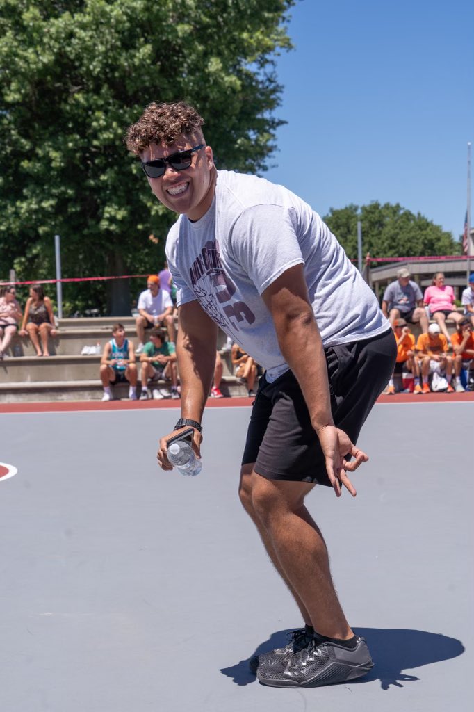 Randy's Court tweet media