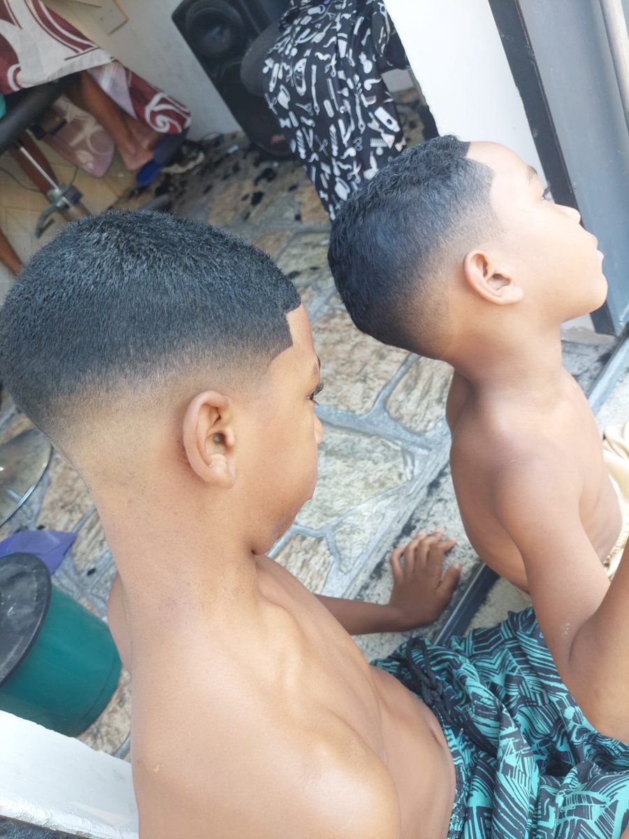 ducorte2t's tweet photo. Rt pra divulgar o trampo do amigo 📏✂️🙏 https://t.co/YARR6jCRcK