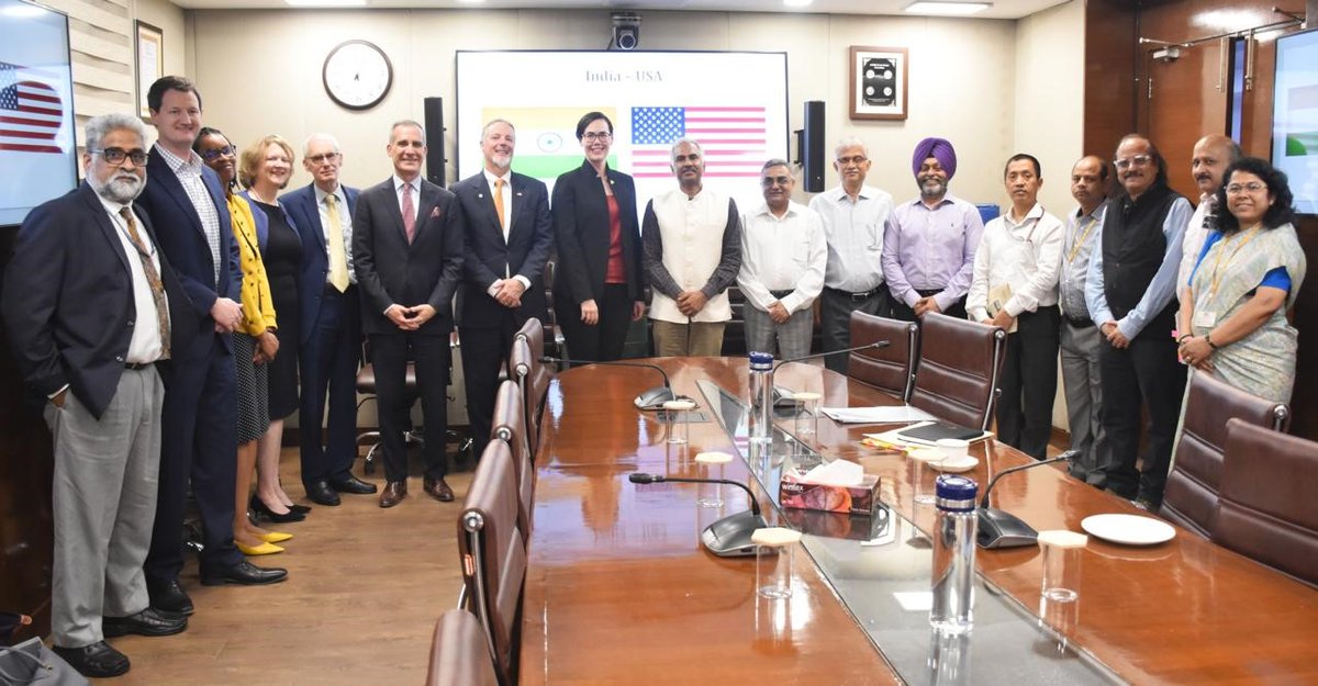 As part of the USDA #AgTradeMission to India, US gov't leaders met w/the India Ministry of Ag and Farmers Welfare to discuss our mutual interests & goals, including protecting the 🌎 & #ClimateSmartAg. India is one of our #AIM4C partners, working to grow sustainable ag practices.