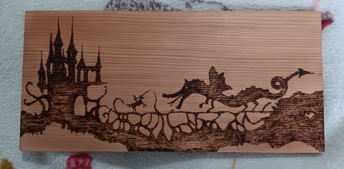 I finished doing a thing 😁☺️ looooooooook
Pyrography fun