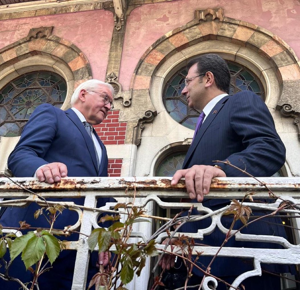 Almanya Cumhurbaşkanı, Ekrem İmamoğlu ile görüşmüş!!!

Resimde dikkatinizi çeken bir şey var mı değerli dostlarım??? 👎