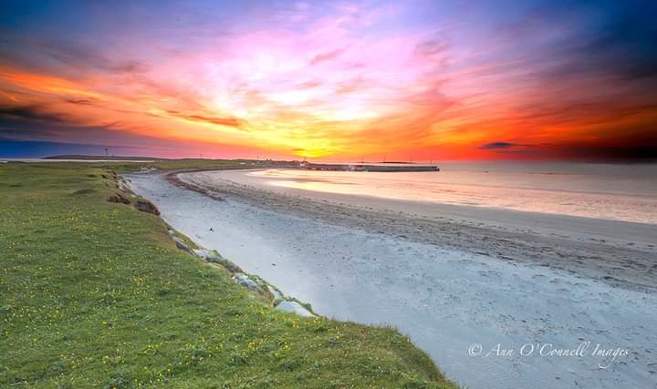 Beautiful Seafield Beach. Quilty. Co Clare 🍀

📸 Ann O' Connell images.

@ClareTourism @wildatlanticway @DiscoverIreland