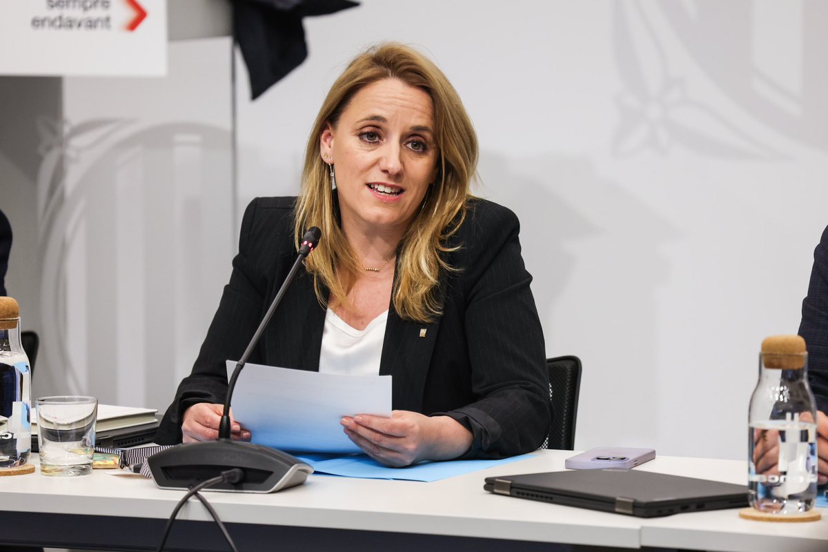 economiacat's tweet photo. 📸 La consellera @nataliamasguix ha presidit la darrera reunió del Consell Assessor en Política Econòmica de Catalunya (#CAPEC) de la legislatura.
Al llarg d'aquestes trobades amb el grup d'experts, s'han abordat qüestions d'àmbits diversos de la política econòmica del @govern. https://t.co/3hAol1kag7