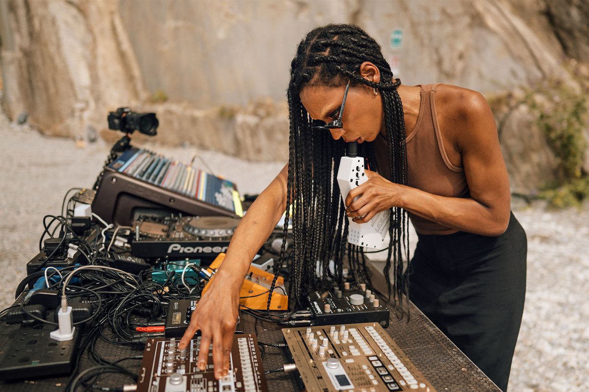@nkisiii produces intense, powerful sonics influenced by ancient Kongo rhythms, rhythmic noise, our planetary electromagnetic grid, and experimental improvisation. Don’t miss her and @joseph_kamaru live in Sheffield on 16 May with Sounds from the Ground bit.ly/3V9AqvP