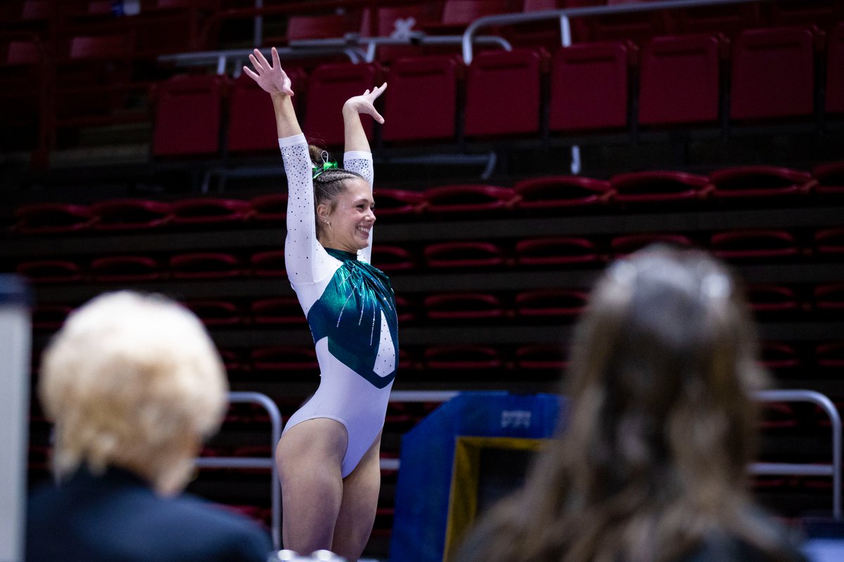 EMUGym's tweet photo. #HappyMonday 🌟

#EMUEagles | #REVIVE https://t.co/AWPwIciLZL