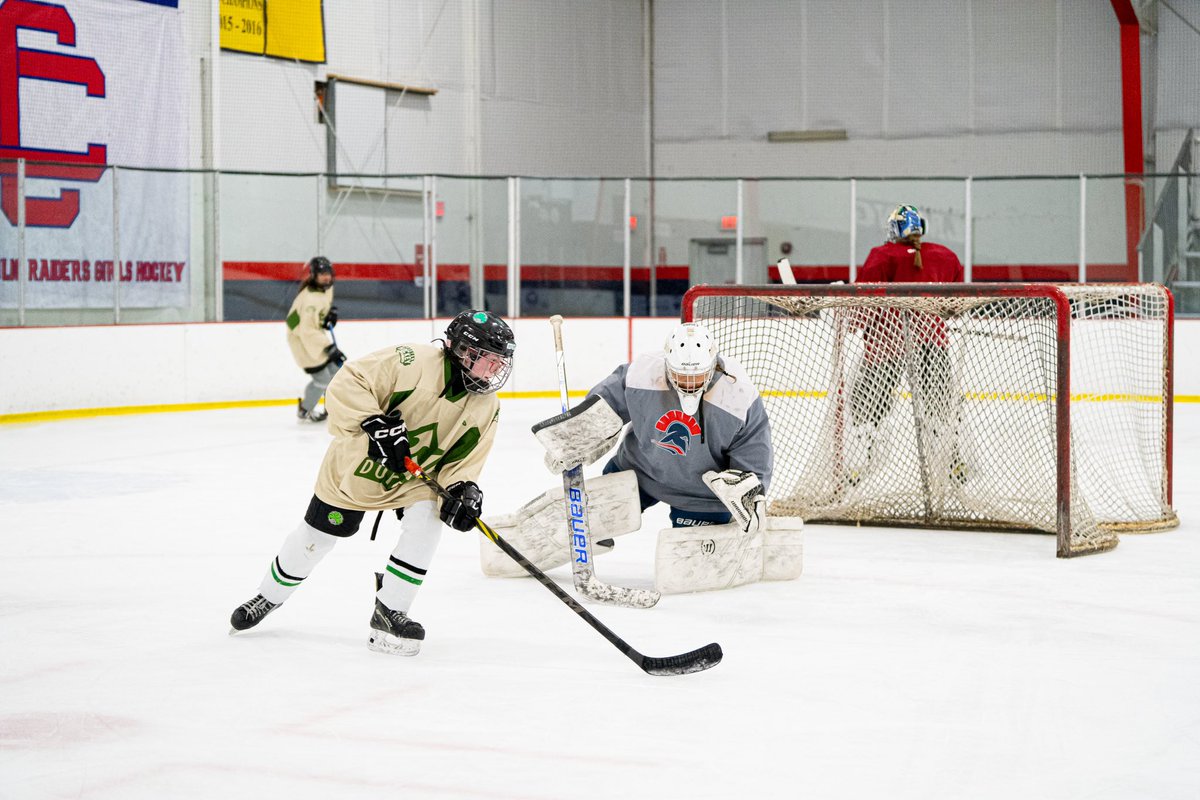 BostonHAGirls's tweet photo. Scenes from our first BHA Girls Open House 📸📸

🚨Next Open House🚨 
April 28th at 2:00 PM @ Breakaway Ice Center

Register Here: https://t.co/6j5FrM1cdc

#DukesUp https://t.co/WCYzNtO0fk