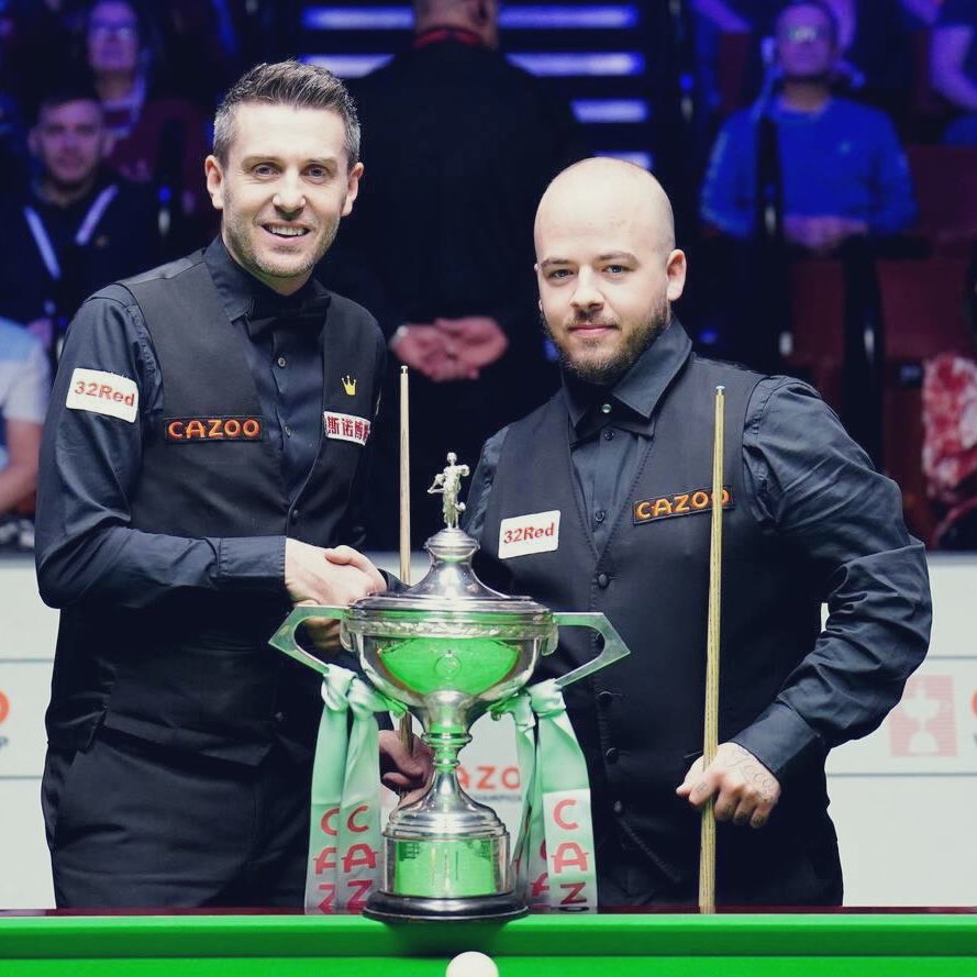 Geçen yıl Crucible'da ilk kez şampiyonluğa ulaşan Luca Brecel'in ardından son finalist Mark Selby de ilk turda turnuvaya veda etti. Dünya Snooker Şampiyonası bu yıl yeni finalistlerini arıyor. #CazooWorldChampionship