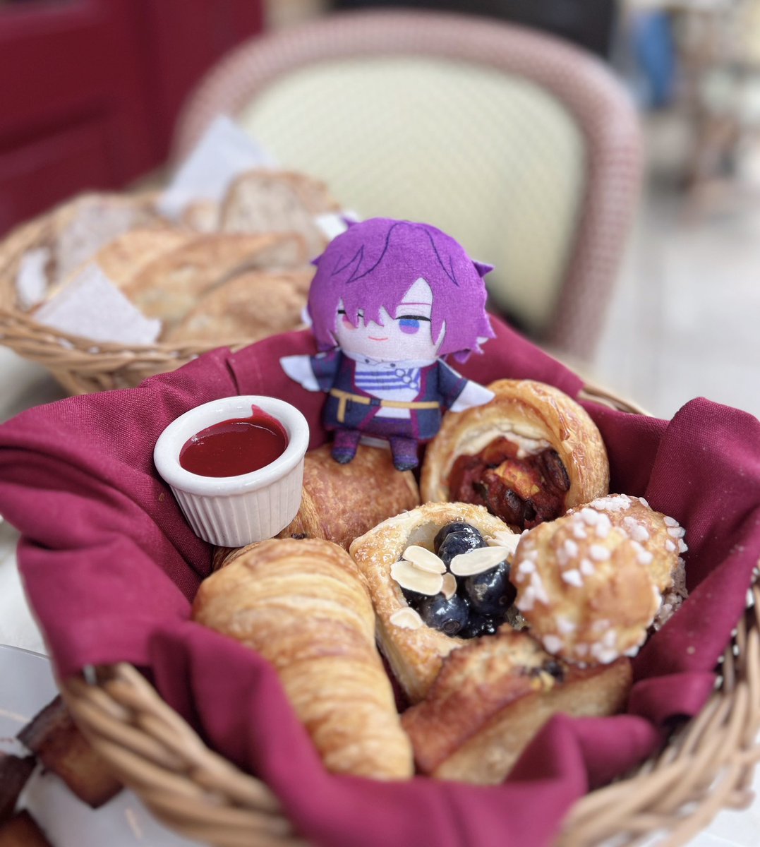 ukipape loves a good pastry basket hehe 🥰