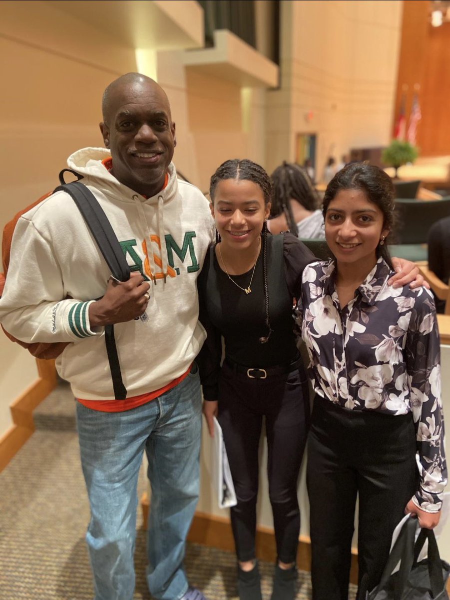 Congratulations to our students for placing at the 2024 National History Day. Maya Griggs & Bowie Danner - 2nd place Junior Division and Advika Singh - 3rd place. Thanks Mr. Washington for serving as their sponsor. @apsupdate @THollisEdS @Gxharp15 @NicoleWill1 @ThatsDrOwens
