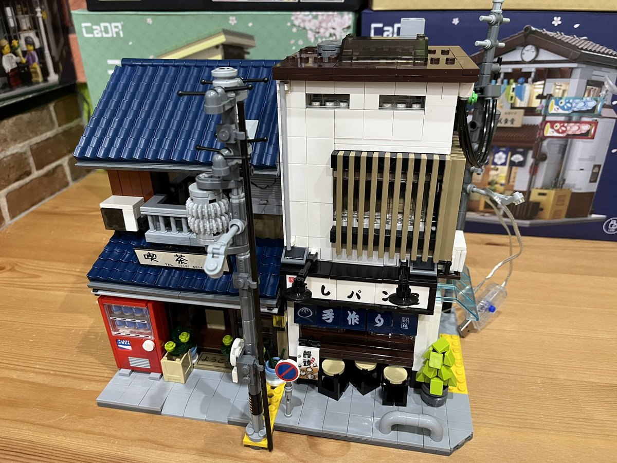 kociu91's tweet image. Skoro dwa japońskie modulary wyglądają tak cudnie, to jak pięknie muszi wyglądać cała kolekcja 5 budynków i to równocześnie podświetlonych?😻😻😻😻

Recenzja herbaciarni już w tę niedzielę!😎

#CadA #cadabricks @DOUBLEE_CaDA